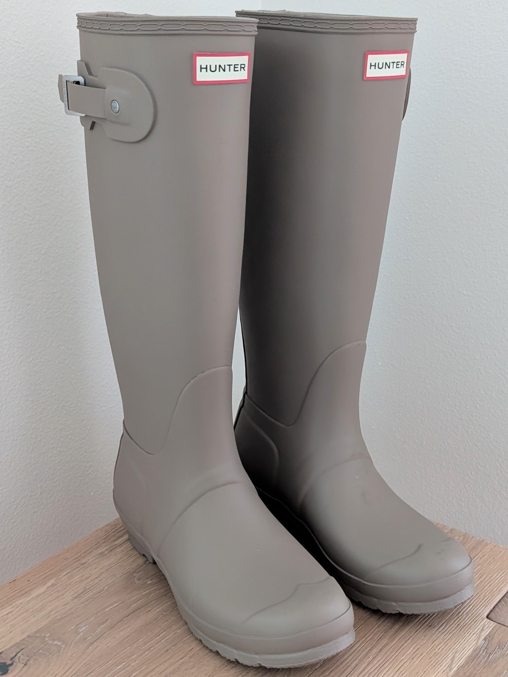 NWT Hunter Original Matte Knee-High Waterproof Rain Boots in Natural Taupe - 9 - Picture 2 of 16